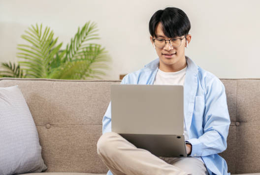 Individual psychological counseling with online psychologist Patric Pförtner on hallopsychologe.eu